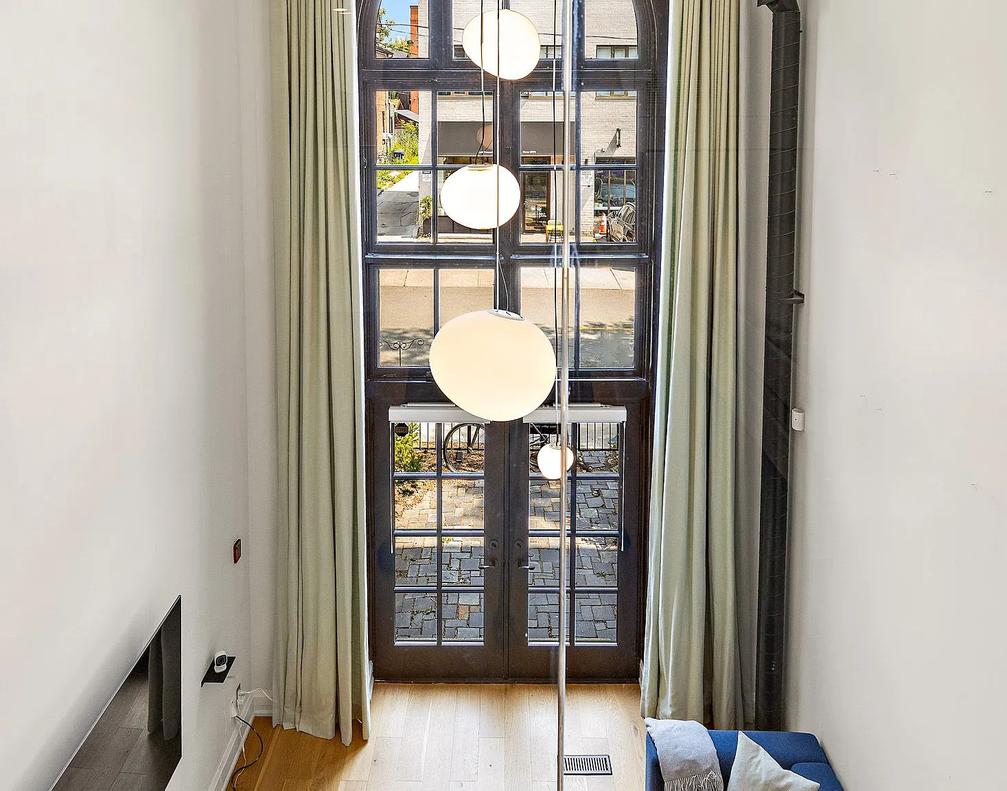 2 bed, $5,500 — Photo 3