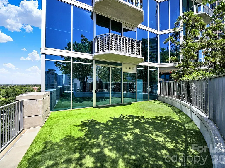 210 N Church St #1002 — Photo 34
