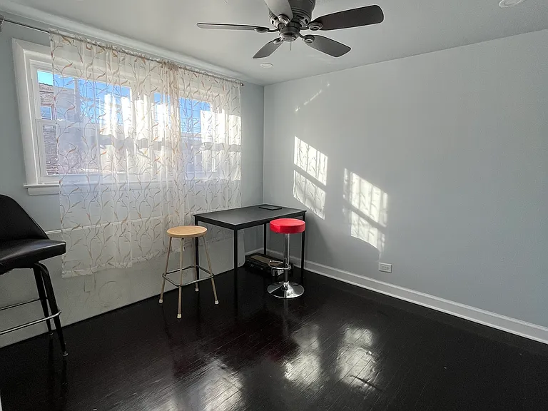 3224 S Racine Ave — Photo 6