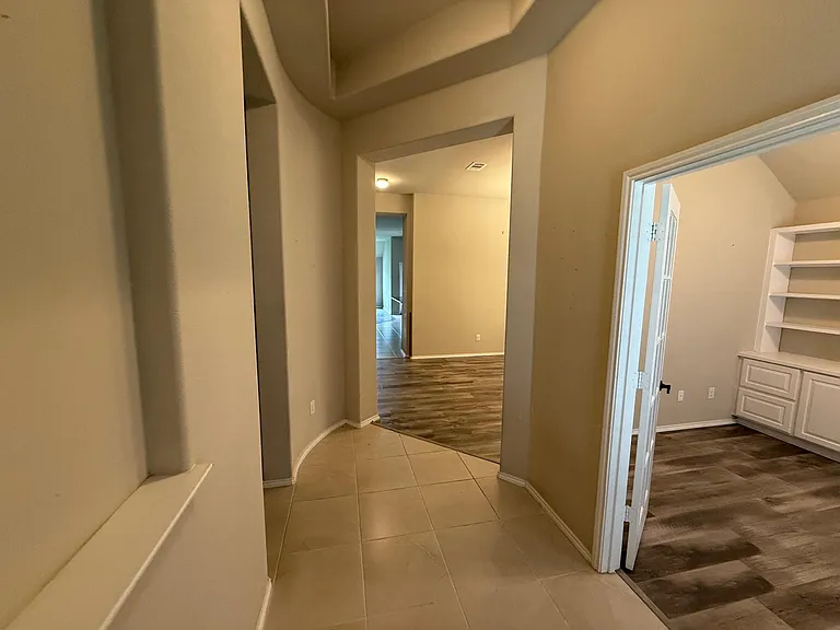 2517 Hadley St — Photo 6