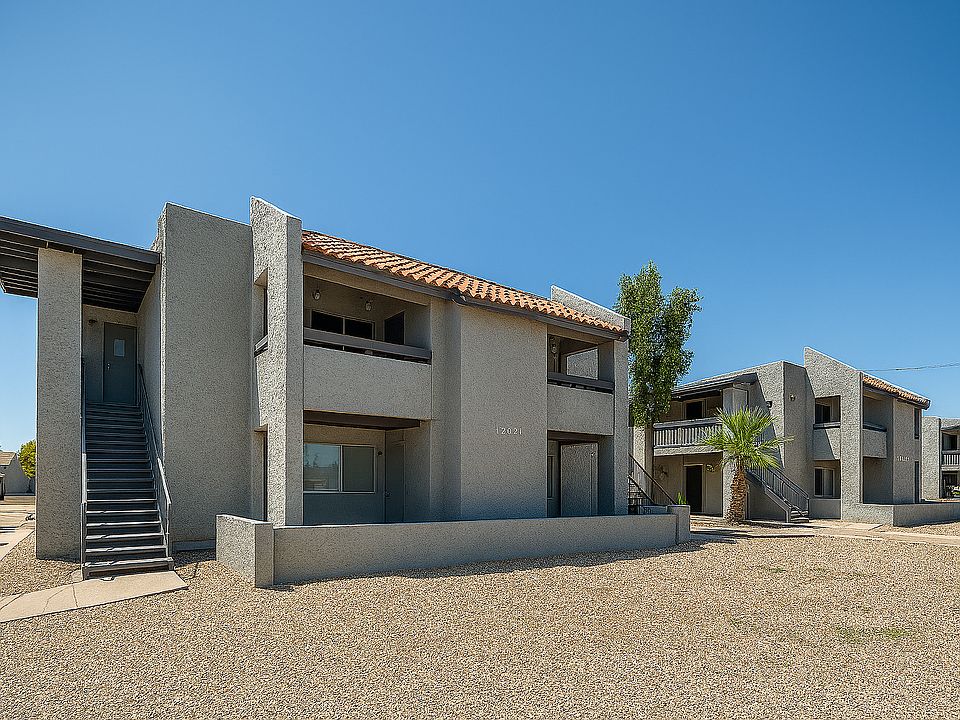 2nd image of 2223 E Cactus Rd