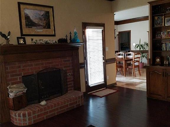 3rd image of 2710 Coventry Ln