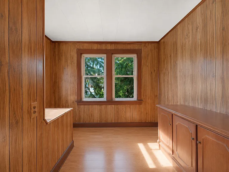 437 Jefferson St — Photo 4