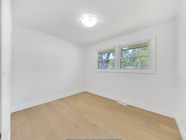 2445 Todd Ln — Photo 9