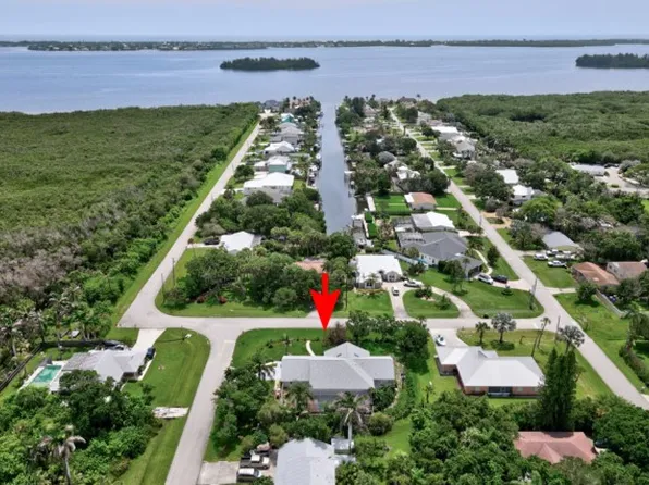 185 12th St SE, Vero Beach, FL 32962