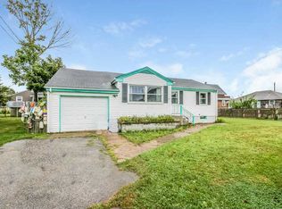 25 Crandall Ave, Westerly, RI 02891