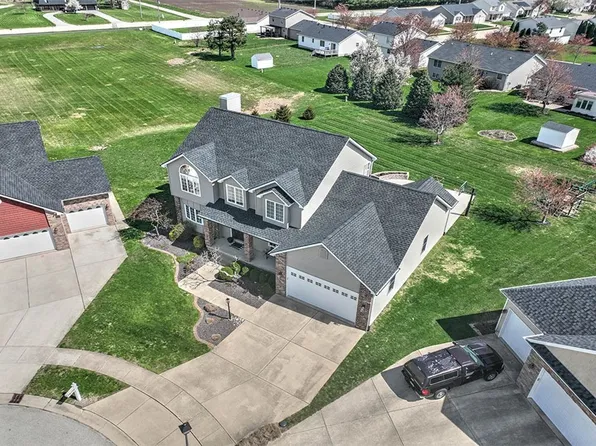 1502 Hunters View Dr, Mt Zion, IL 62549
