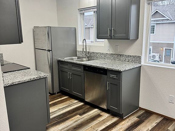 2nd image of 2109 N Walnut St APT 4