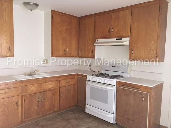 4th image of 2311 Skylark Dr APT D