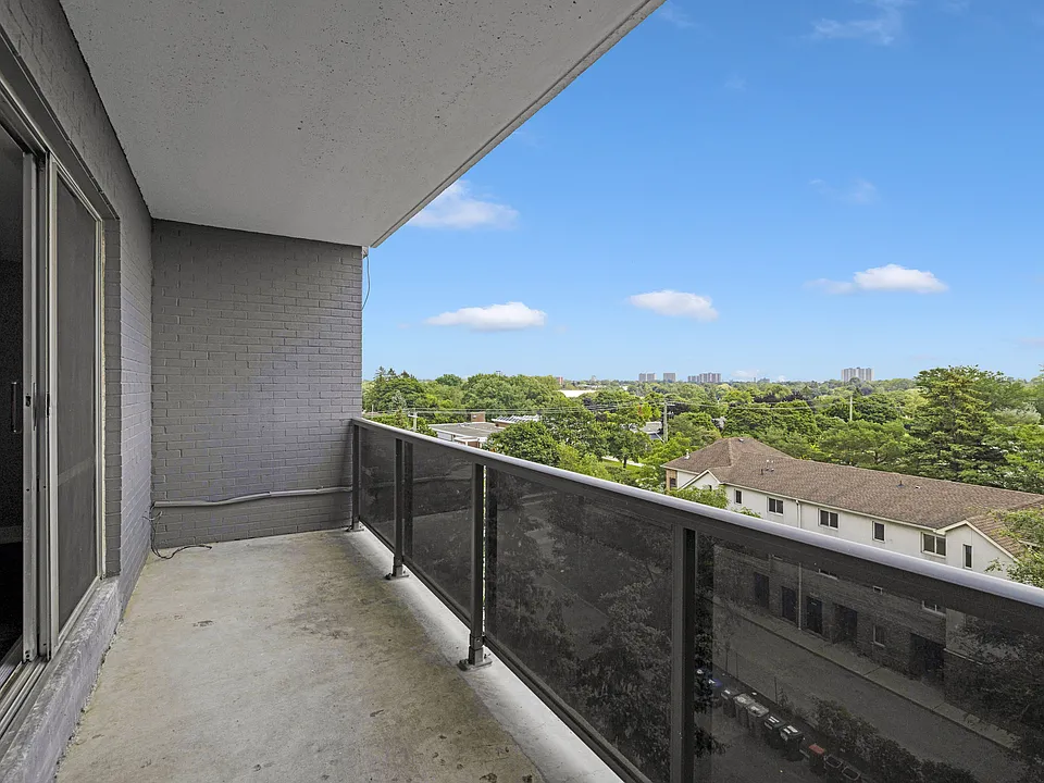 49 Vanier Dr #37