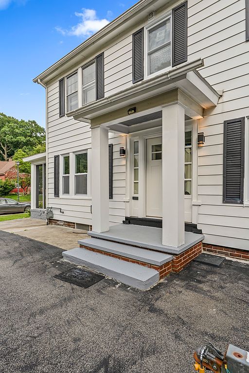 1170 Oxford Pl - Property Image