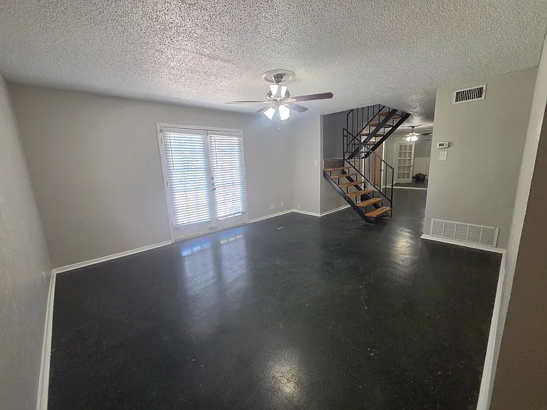 1717 N Locust St — Photo 41