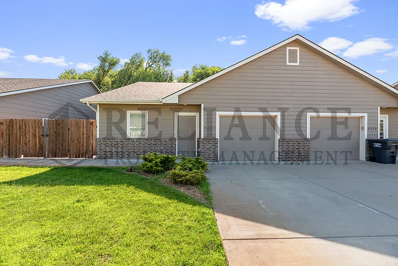 3 bed, 2.0 bath, 1173 sqft, $1,345 — Photo 1