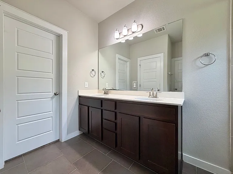5404 Bonneville Bnd — Photo 17