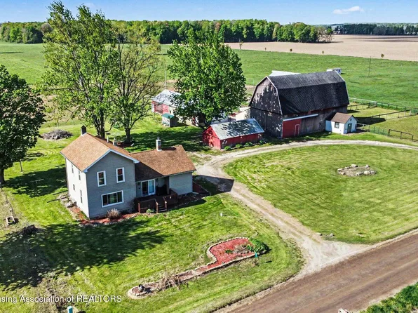 3357 Thornton Hwy, Charlotte, MI 48813