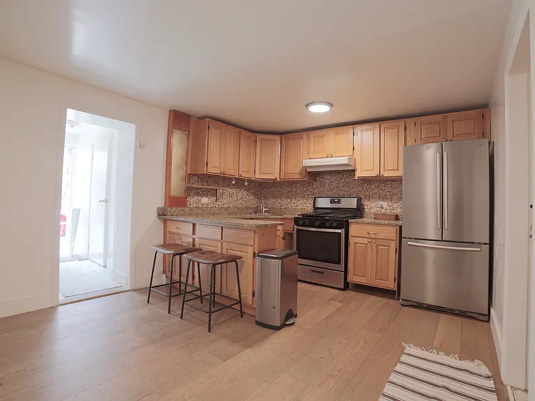 414 E 142nd St #GARDEN — Photo 2