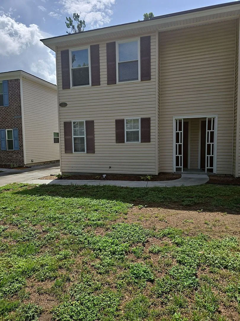 Savannah 2 Bed Townhome for Rent — Photo 1