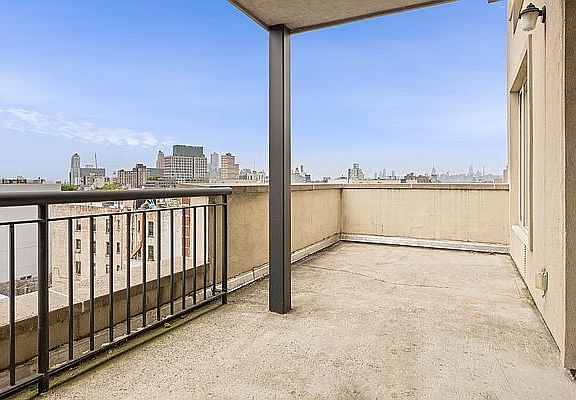 4th image of 647-649 Washington Ave #6B