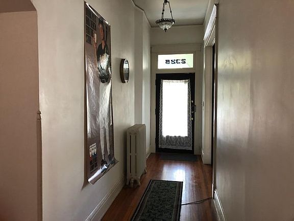4th image of 2325 W Grace St Floor 1