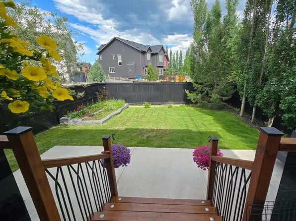 1011 W Kings Heights Rd SE, Airdrie, AB T4A 0M5