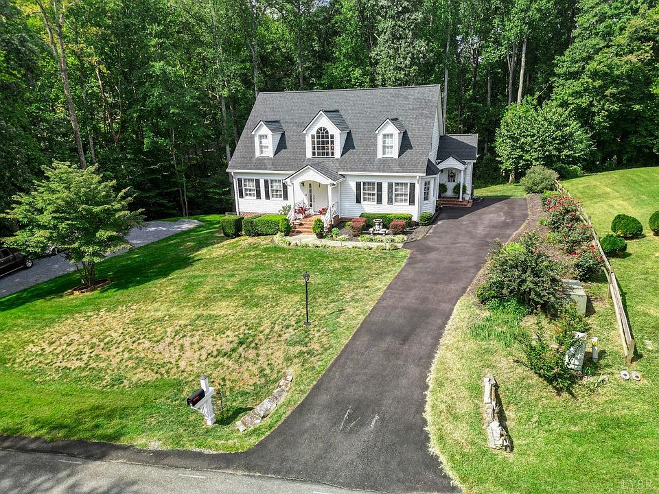 1st image of 50 Woodlake Cir