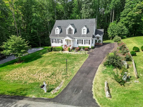 50 Woodlake Cir, Altavista, VA 24517