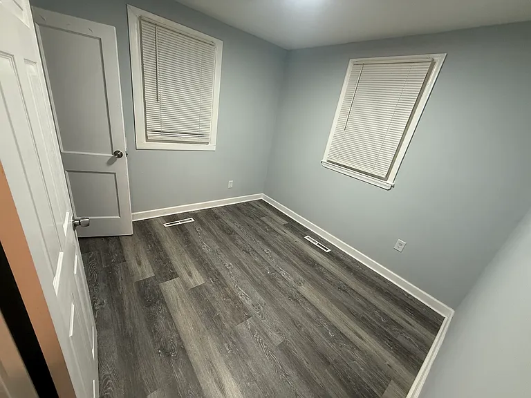 142 Kinsley Rd — Photo 6