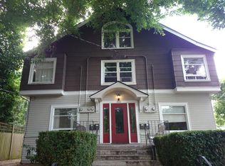 403 30th Ave S, Seattle, WA 98144