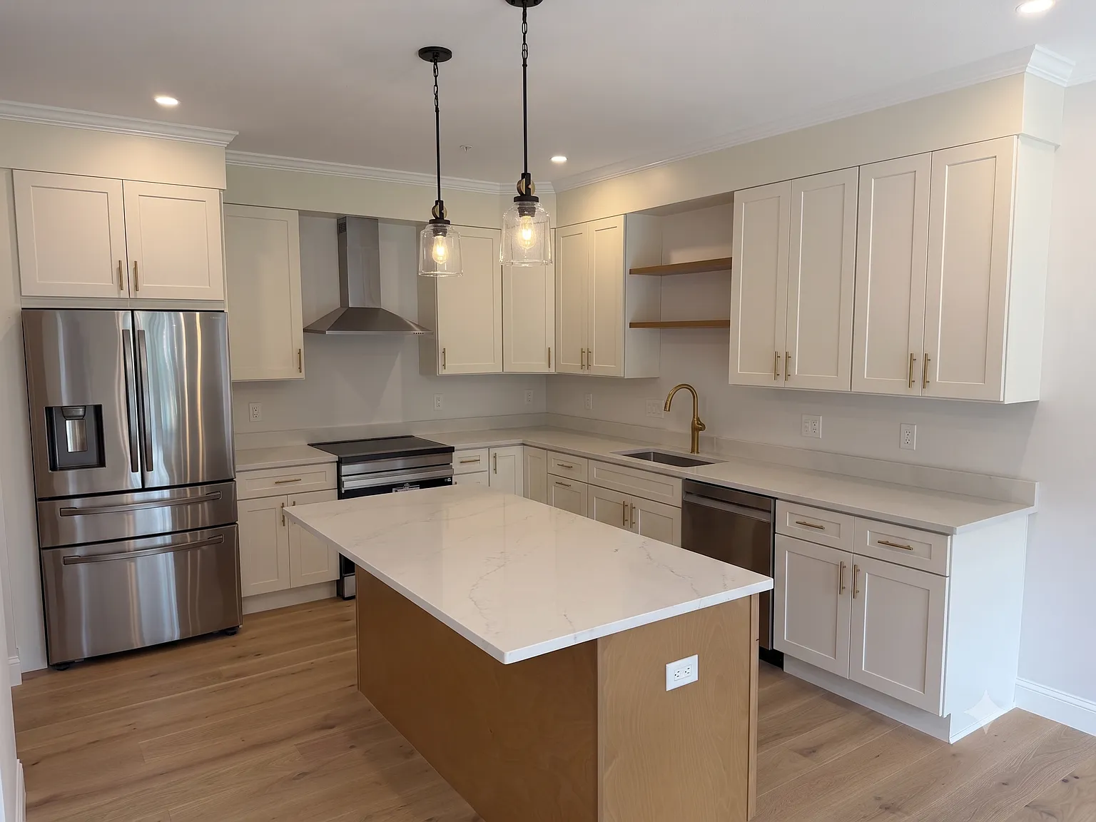 2 bed, 2.5 bath, 1855 sqft, $3,750 — Photo 2
