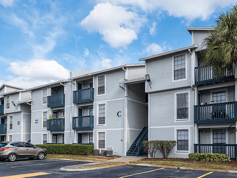 Sunscape Apartment Homes — Photo 3