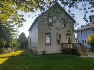 1322 S 8th St, Manitowoc, WI 54220