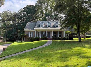 2516 Old Oak Cir, Vestavia, AL 35243