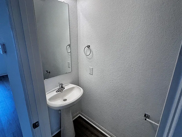13713 Henry A Wallace Ln — Photo 11