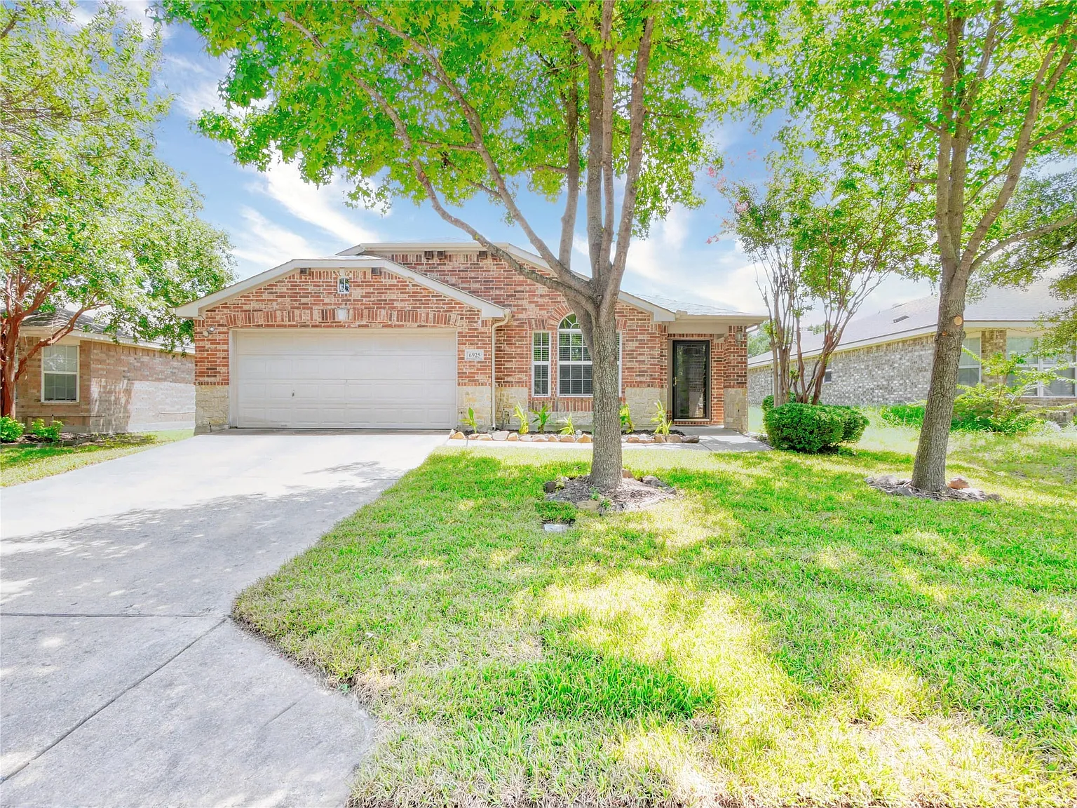 3 bed, 2.0 bath, 2178 sqft, $2,395 — Photo 1