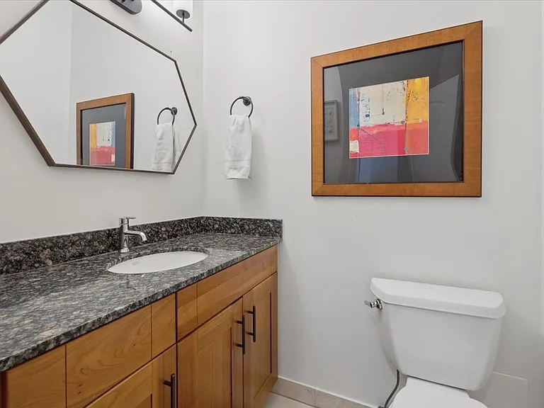 1018 N Hermitage Ave #2 — Photo 9