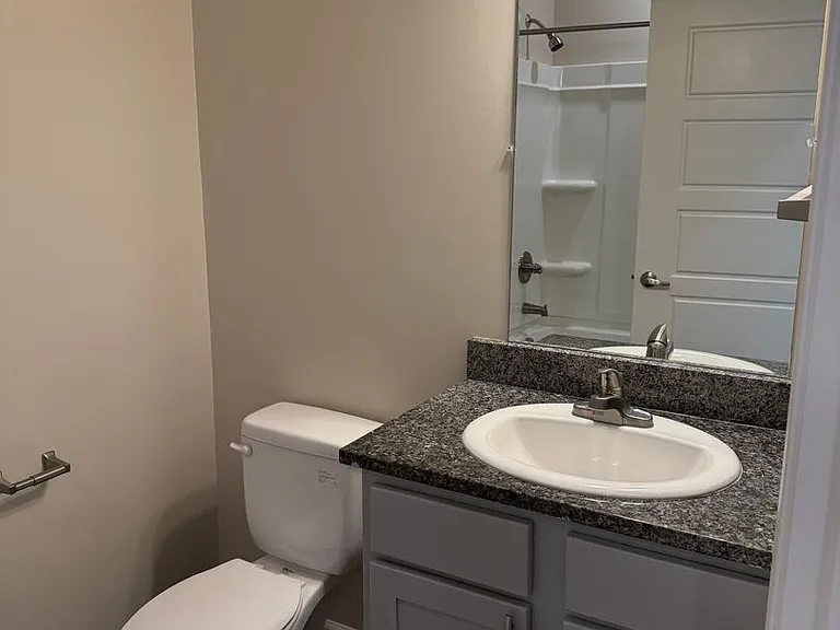 Hyde Glen Apartments — Photo 27