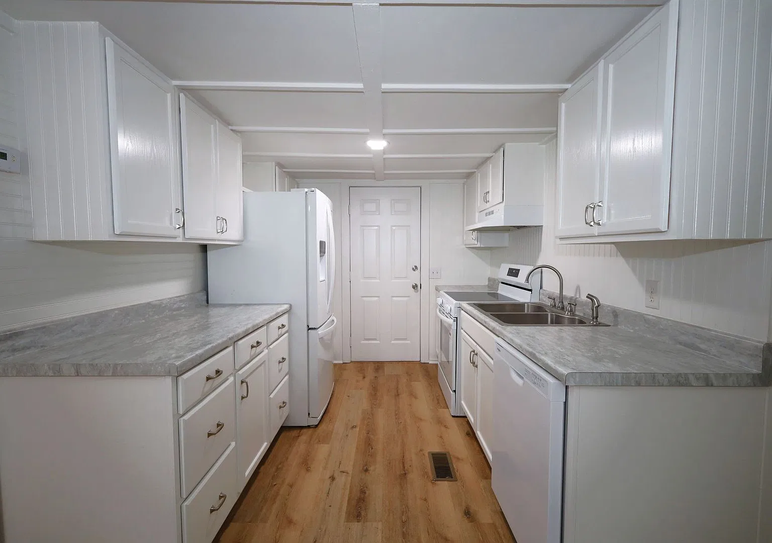 327 North Street — Photo 4