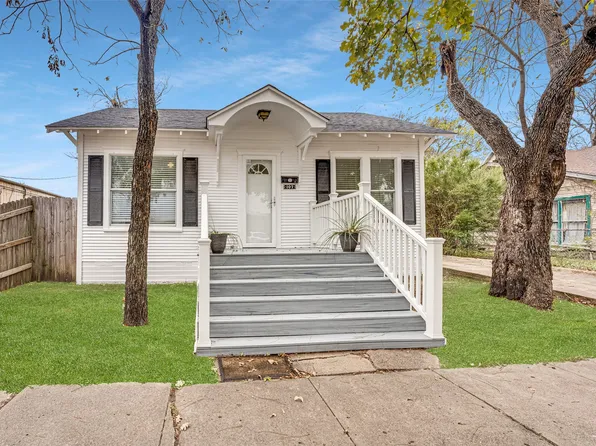 107 N Shawnee St, Ennis, TX 75119