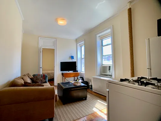 Rented by Building Equity Real Estate LLC | media 10