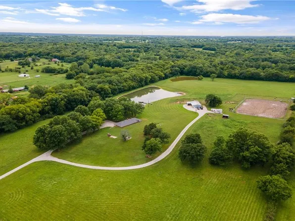 16616 S Seaton Rd, Pleasant Hill, MO 64080