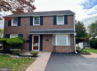 168 Warrior Rd, Drexel Hill, PA 19026