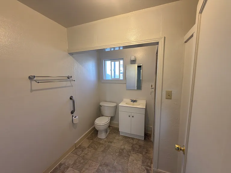 163 East St #C — Photo 5
