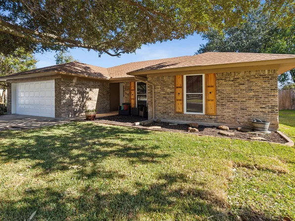 1545 Trammell Dr, Benbrook, TX 76126