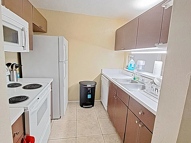 4000 SW 23rd St #1107 — Photo 11
