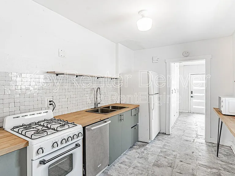 421 N Stuart St — Photo 19