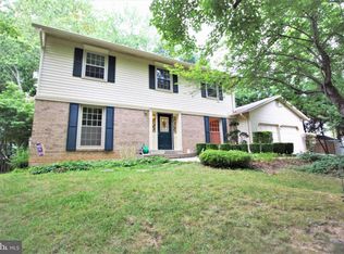 9233 Rockefeller Ln, Springfield, VA 22153