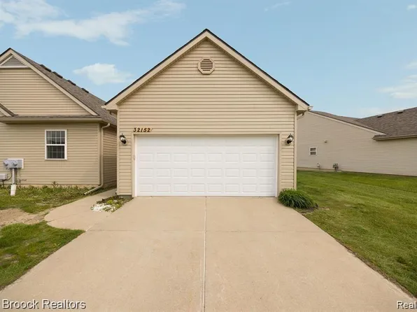 32152 Augusta Dr, Romulus, MI 48174