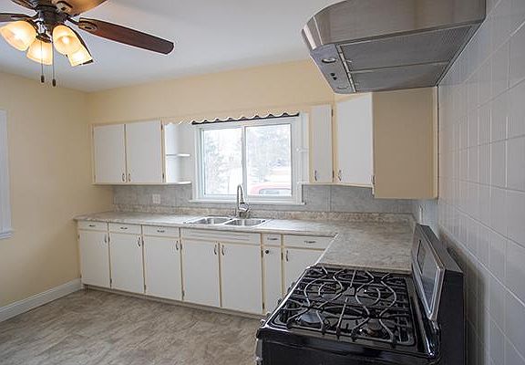 4th image of 3240 Veterans Dr