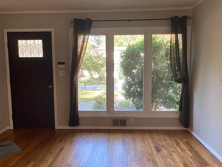 1103 Palafox Dr NE — Photo 6