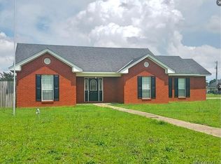 166 Scarlet Oak Dr, Deatsville, AL 36022